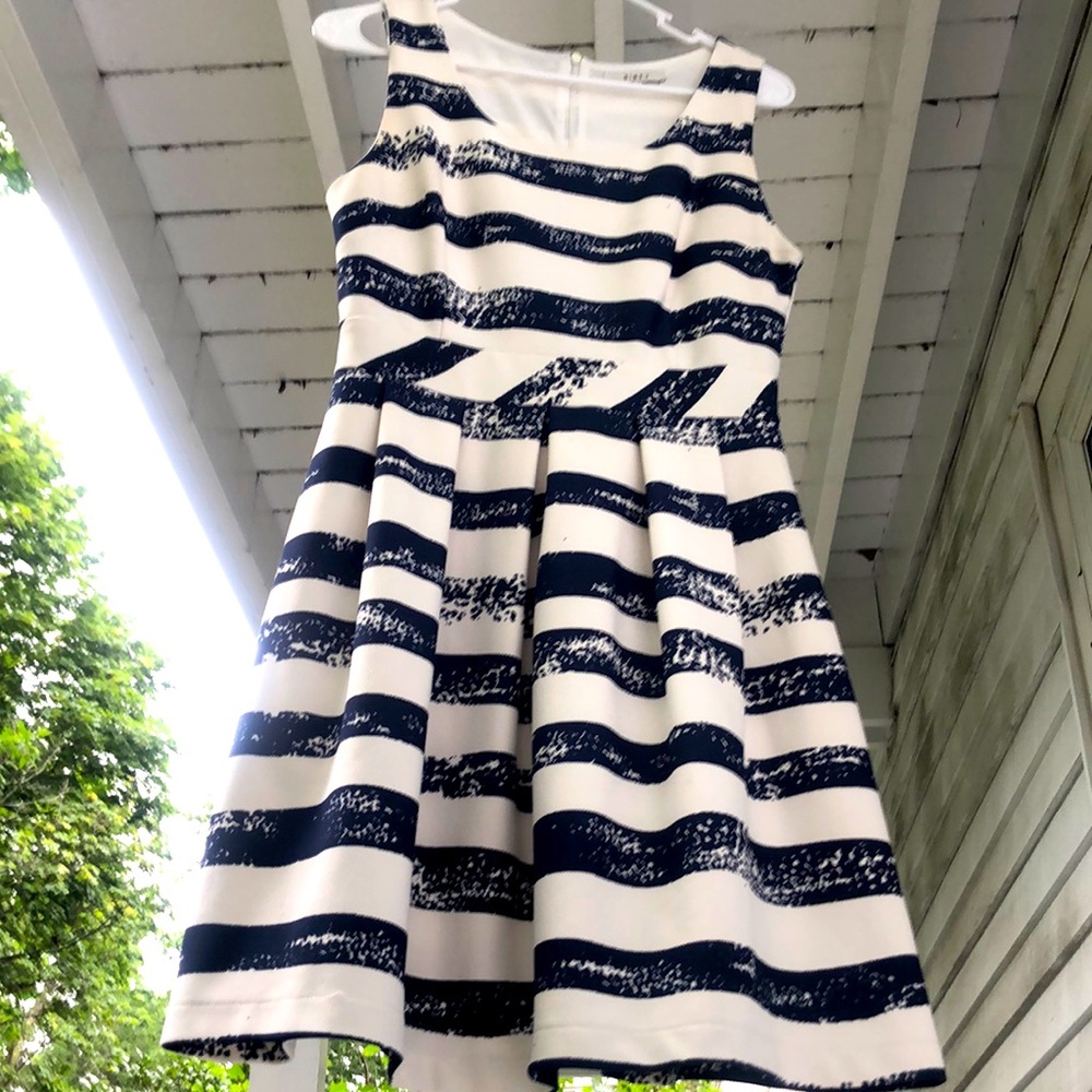 Fit & flare blue & white striped fun sea motives sleeveless dress
